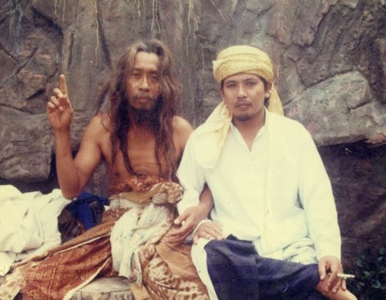FOTO KH ACHMAD MUZAKKI SYAH BERSAMA KYAI MANSUR